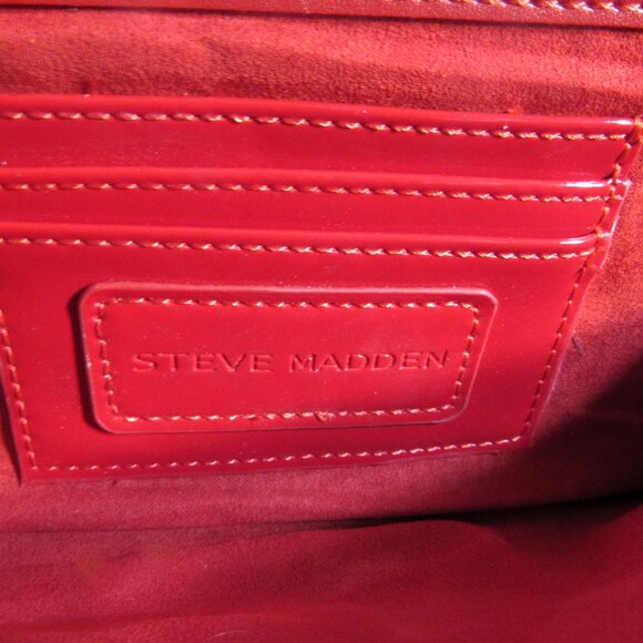 STEVE MADDEN RED PATENT VEGAN LEATHER CONVERTABLE CLUTCH XBODY BAG 11" X 5" - Picture 8 of 9